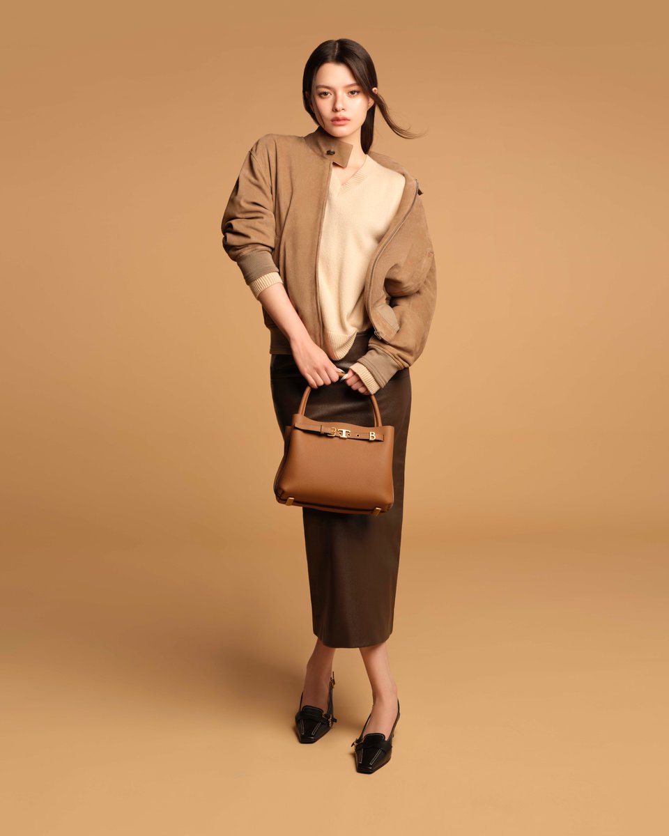 Kazzmagazine's tweet photo. สวยสมมง! TOD’S แบรนด์ลักชัวรีสัญชาติอิตาลี มีความยินดีที่จะประกาศแต่งตั้ง 'รีเบคก้า แพทรีเซีย อาร์มสตรอง' ในฐานะ Brand Ambassador คนล่าสุด

#Beckysangels
#BeckyArmstrong‌
#TodsThailand #Tods 
#KAZZMAGAZINE https://t.co/07h0GFDezp