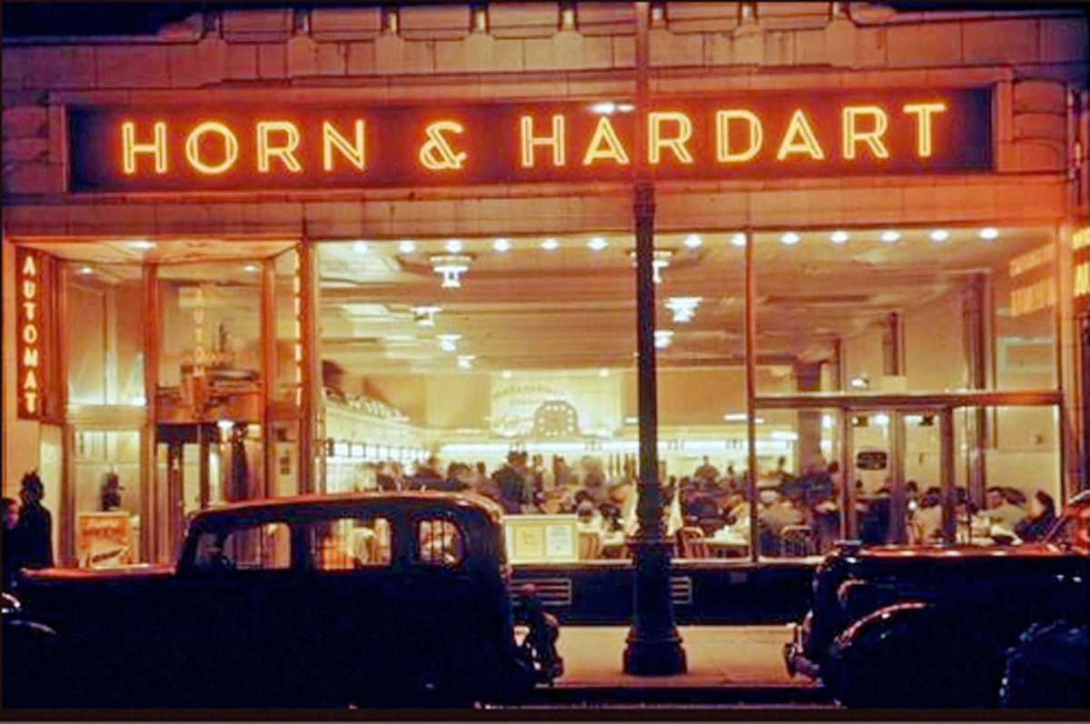 sylvie_longeron's tweet photo. Andreas Feininger 
New York At Night (Automat), 1940. https://t.co/rBc7cOXNCR
