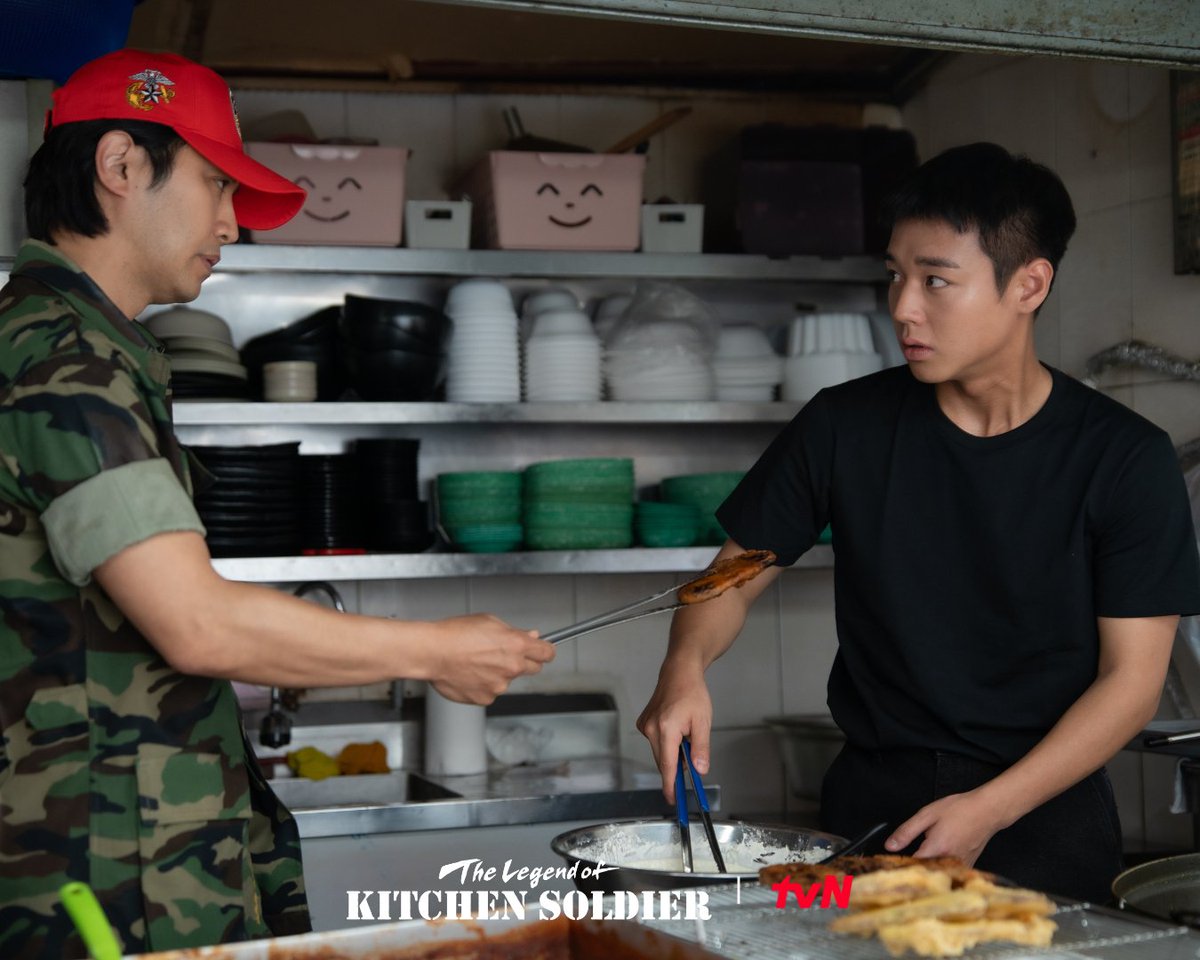 tvN_Asia's tweet photo. Saving his mother's Korean street food eatery won't take superpowers... it'll take heart. ❤️🍽️⁣
⁣
#TheLegendofKitchenSoldier⁣
Every Tuesday and Wednesday 21:15 (GMT+8)⁣
⁣
#tvNAsia #BestKoreanEntertainment #ParkJiHoon #LeeSangYi #YoonKyungHo #HanDongHee #LeeHongNae https://t.co/EJU0oyWDkJ
