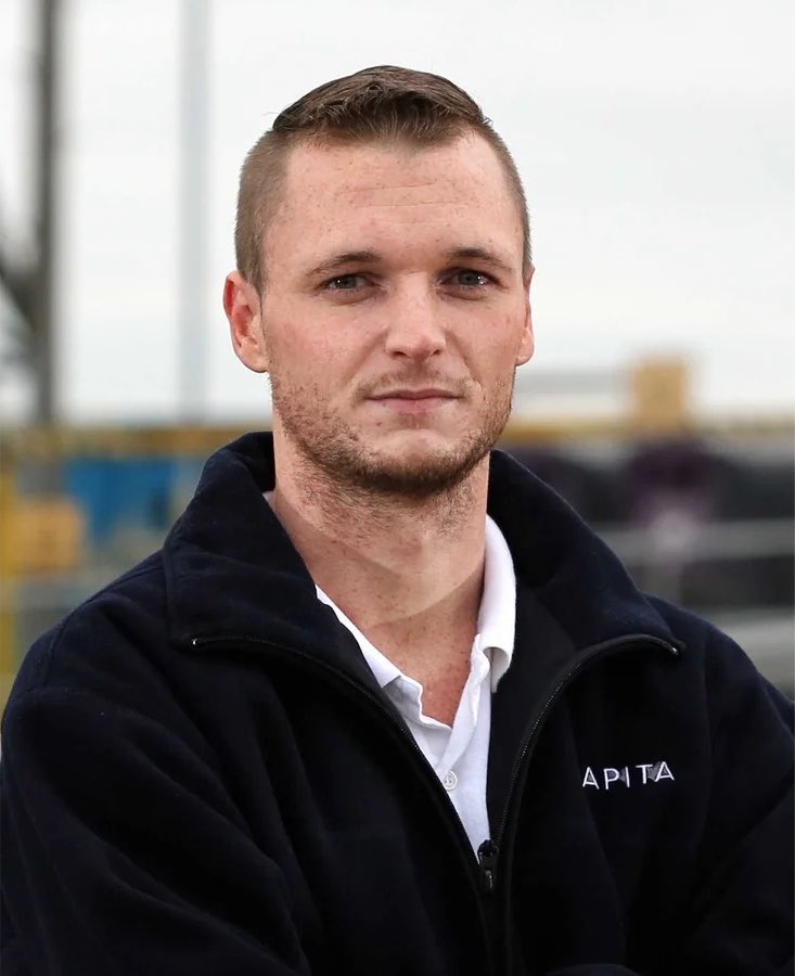 AcrosstheNews's tweet photo. James Howells has officially given up on his 12-year search for his hard drive with $950M in bitcoin — the drive remains buried in a landfill in Wales. https://t.co/nrEwyVjcr2