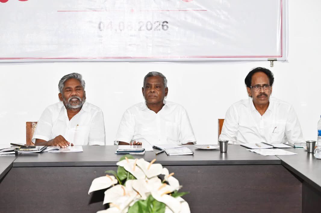 tncpim's tweet photo. இடதுசாரி கட்சிகளின் ஒருங்கிணைப்பு குழு கூட்டம் மார்க்சிஸ்ட் கம்யூனிஸ்ட் கட்சியின் மாநிலக்குழு அலுவலகத்தில் இன்று நடைபெற்றது. #CPIM மாநிலச் செயலாளர் பெ.சண்முகம், #CPI மாநிலச் செயலாளர் மு.வீரபாண்டியன்,  இந்திய கம்யூனிஸ்ட் கட்சி ( மார்க்சிஸ்ட் லெனினிஸ்ட்) லிபரேசன்  மாநிலச் செயலாளர் பழ. ஆசைத்தம்பி உள்ளிட்டோர் கலந்து கொண்டனர்.