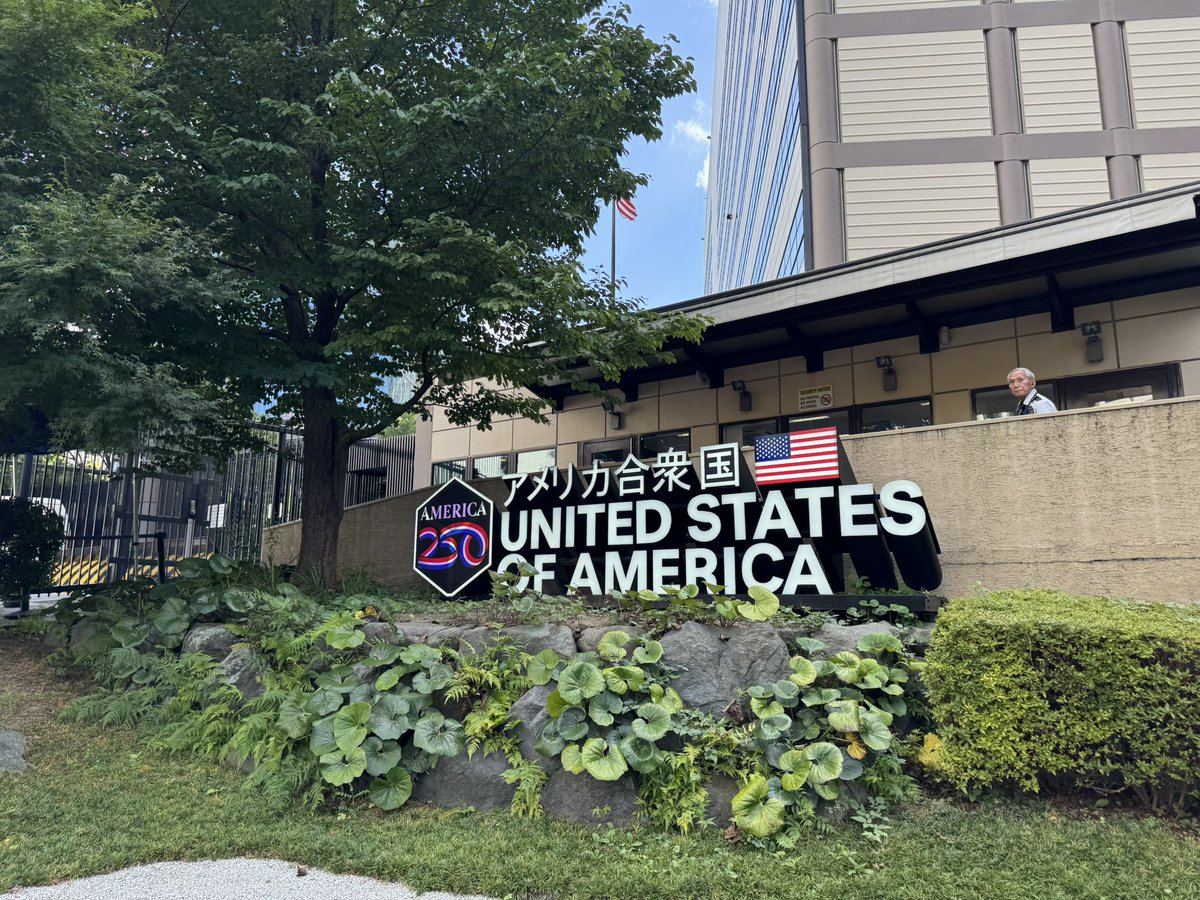 NorihiroUehata's tweet photo. トランプ大統領の側近でもある駐日アメリカ合衆国特命全権大使 ジョージ・エドワード・グラス閣下とお会いしました。神戸市はもちろん日米同盟にも資する有意義な会談となりました。詳細は後ほど。 https://t.co/4LaEvxn4jW