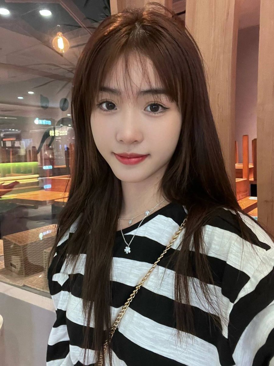dee42eye's tweet photo. 老师019
订课截图联系客服：@yeo189
（提前约课防跑空）
你太自私了，每次你发自拍，会有多少人睡不着觉，你不在乎，有多少人饱受相思之痛，你不在乎，有多少人承受着所爱不得之苦，你不在乎，你只在乎你自己，就像我只在乎你一样自私
岳麓区
#长沙
#湖南 https://t.co/1mJqOPyUaP