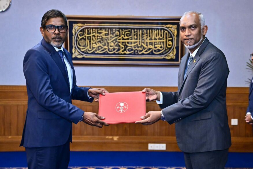 HKurusee's tweet photo. Do you know who this new Vice President of Employment Tribunal is?

It's Guizzu's real estate buddy K Park Mandey's brother Ahmed Mamdhooh.

Congrats Maldives. Congrats Dhiveheen. https://t.co/o5KokfaC1H