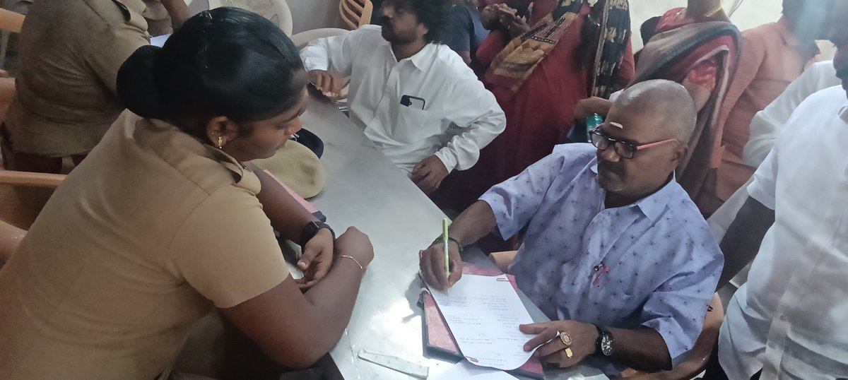 SenthilBA22's tweet photo. மாண்புமிகு தமிழ்நாடு எதிர்கட்சித் தலைவர் உதயநிதி ஸ்டாலின் அவர்களை கைது செய்த tvk அரசை கண்டித்து முன்னாள் அமைச்சரும் மாவட்ட கழக செயலாளருமான  அண்ணன் தா.மோ. அன்பரசன் அவர்களின் தலைமையில் சாலை மறியலில் ஈடுபட்டோம். பிறகு அனைவரையும் காவல்துறையினர் கைது https://t.co/1FxZx14TpD