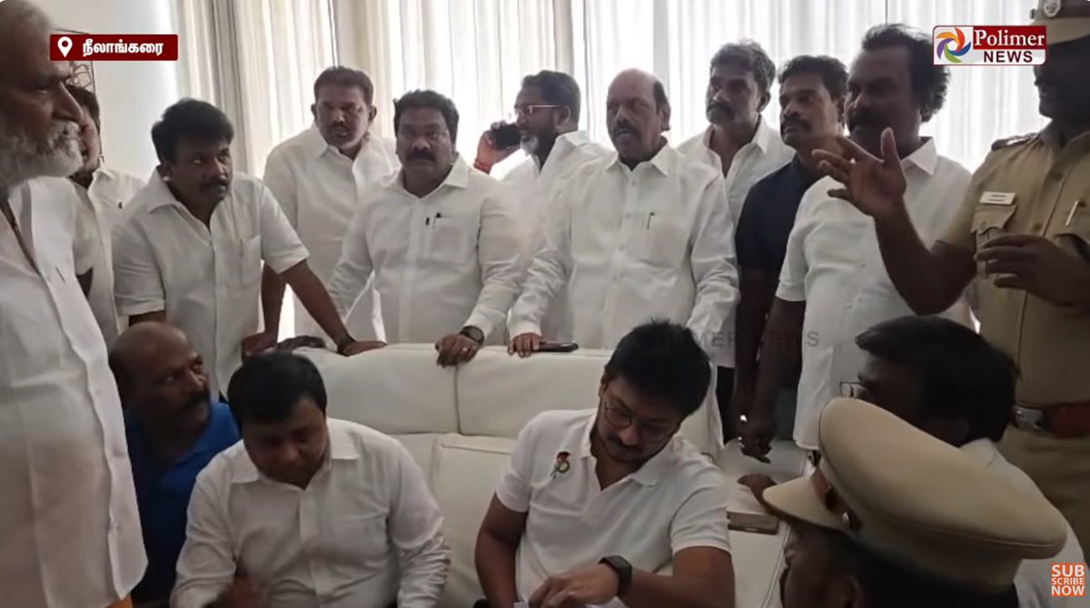 HLKodo's tweet photo. roughly the combined net worth of the people in this room must be around 5 lakh crores something like 5 trillion https://t.co/qzx1B1VsjZ
