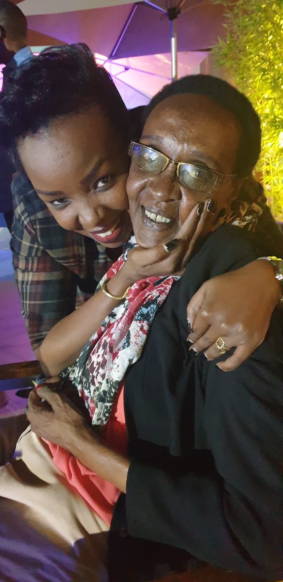 EgidieBibio's tweet photo. Ku munsi w’ejo umwe mu nshuti zanjye yantunguje aka gafoto, ni yo msg ya mbere nafunguye!

Nagafashe nk’impano ikomeye cyane ya mbere y’isabukuru yanjye!

I miss her everyday 
Urugamba yariho rurakomeje!

Nkunda #Inkotanyi uwo ni we Njye✊🏾 https://t.co/RzE1Zf0OmR