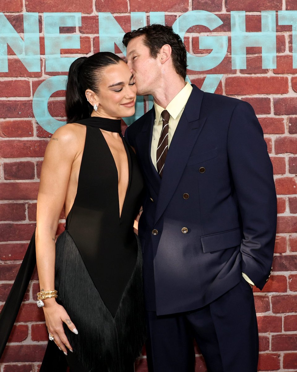 CineHubCity's tweet photo. 💍 Dua Lipa and Callum Turner made their first red carpet appearance as a married couple at the One Night Only premiere in NYC. ✨❤️

Are they Hollywood's best-dressed newlyweds? 👀

💬 What do you think?

#DuaLipa #CallumTurner #OneNightOnly #RedCarpet #Hollywood https://t.co/9vUr2j0DE3