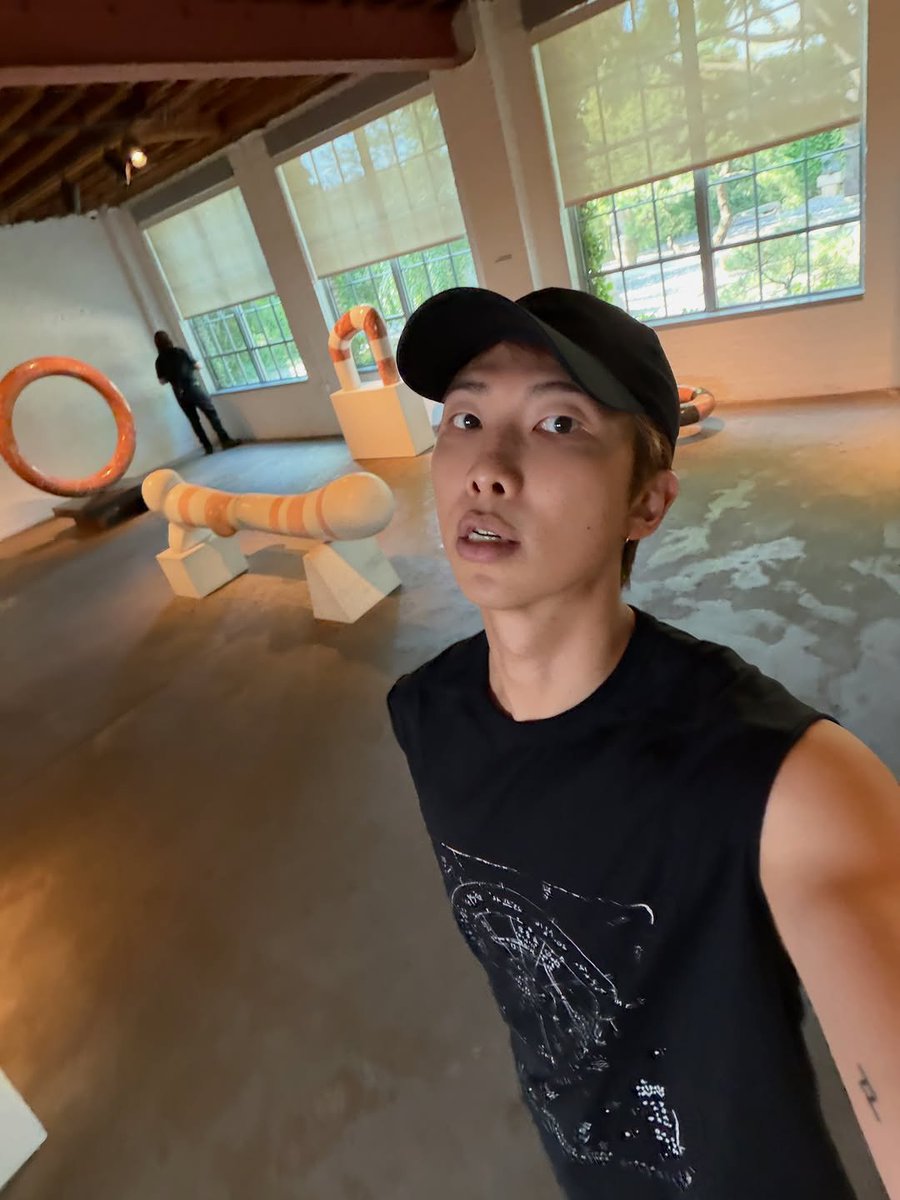 ARMYFRANCE_'s tweet photo. [@BTS_twt x Instagram]

「040826」 #RM 🐨

🐨 [POST]
Hmm

Retrouvez toutes les photos sur le compte Instagram de RM :
🔗 https://t.co/CRI40zTz34

#BTS #방탄소년단 https://t.co/yFEcVPCtQr