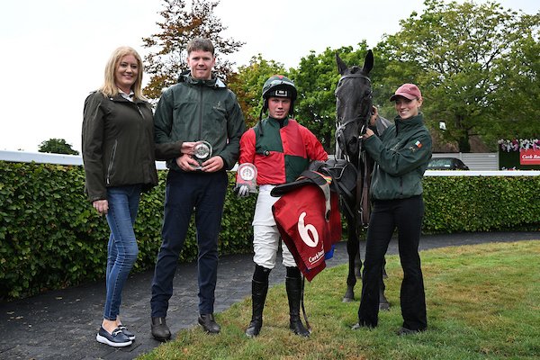 WillieMullinsNH's tweet photo. A treble for team Closutton yesterday @corkracecourse🏇

Easter Bonnet for @T_Bloodstock 
Livio for the Why Not Partnership 
Green Style for Simon Munir &amp; Isaac Souede

Congratulations to all connections👏

📸 @patcashhealy https://t.co/8qUoK91Cx3
