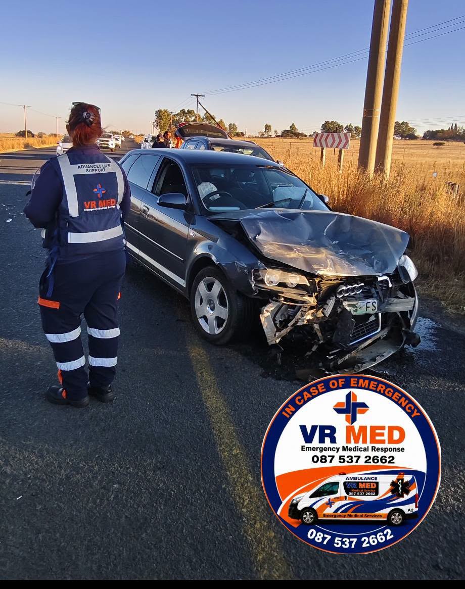 _ArriveAlive's tweet photo. VR Medical responded to a collision on the R64
https://t.co/b5vgjvGXhK
#ArriveAlive #VRMedical @LiveTrafficNPC https://t.co/ZEs1eYyok9