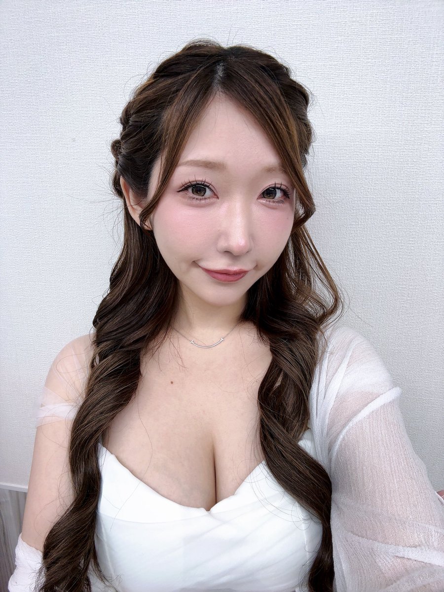 ari_mj_'s tweet photo. #シンデレラファイトシーズン5 
始まったよ~！！

littleさまにヘアセット(@littlesalon2011)していただきました☺︎
そして #ごちクル(@gochikuru)さまのお弁当食べながら♯1観戦中です🍱

東発からさっそくトリプルでひょえ~~~😖 https://t.co/AwY9x2LSWT