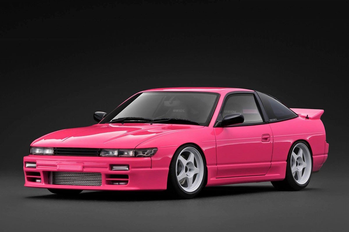 hobbysearch_mc's tweet photo. 【ミニカー予約開始】ignition model(イグニッションモデル)
1/18 Nissan Sileighty Pink Metallic
https://t.co/3s7EaKGOr4

インパクトのあるピンクカラーのシルエイティが登場！
スリットタイプのフロントグリル、前期型180SXテールライト、大径シングルマフラー等を装着。
#シルエイティ https://t.co/0QcMh2WXHv
