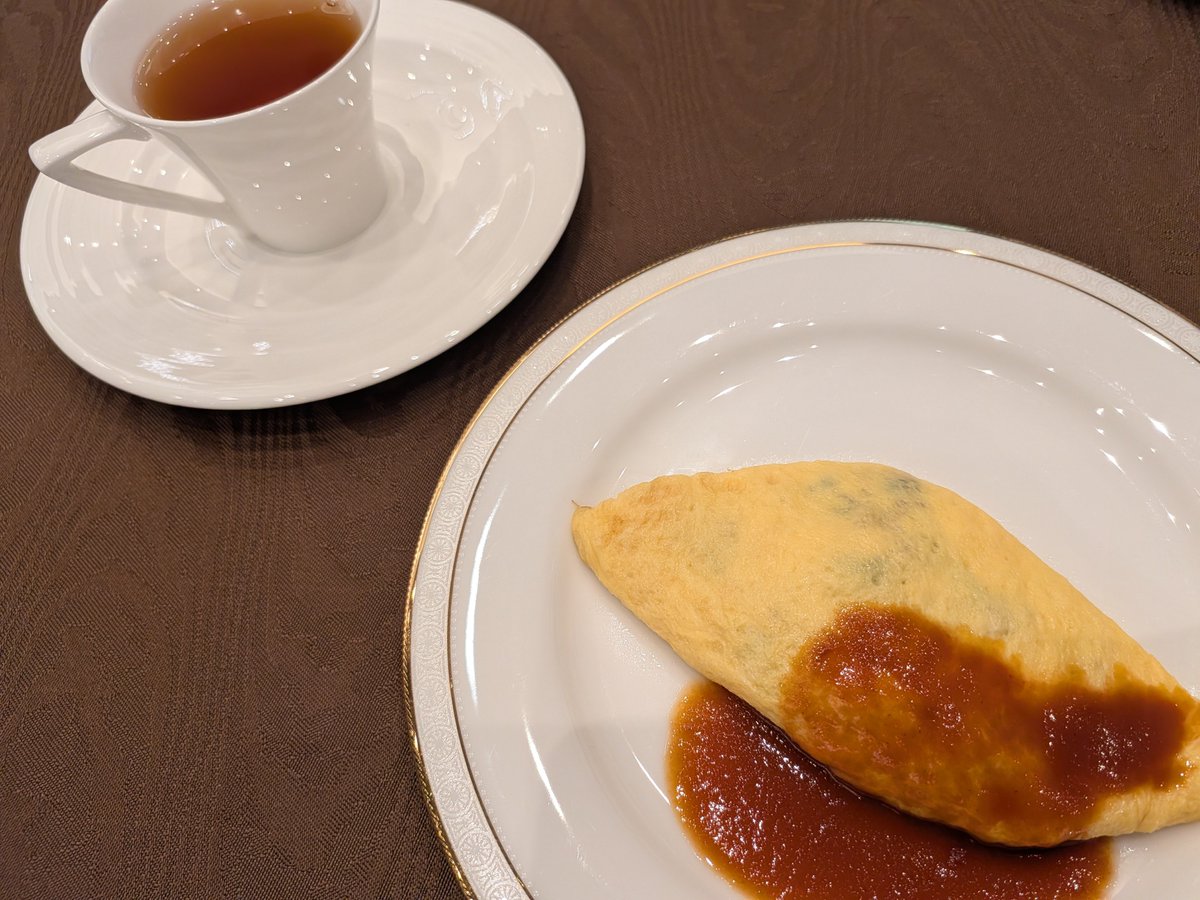 Nora_Ookami's tweet photo. 東京會舘さんの「株主様特別ご優待バイキング」へ。
食べるもの、飲むもの、全てに丁寧な美味しさが感じられ、とても充実した時間を過ごす。
ぶらりと、釣りキチ◯平のような服装で伺ってしまい、なんだか申し訳ない。 https://t.co/FOyThaBnOZ