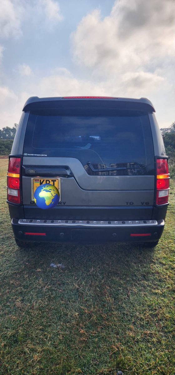 EwingKirimi's tweet photo. *https://t.co/iBCOtT1A0O*

LAND-ROVER DISCOVERY 3🔥
YOM : 2005
2800cc Diesel
Automatic transmission 
Very Neat

Price : Ksh 1,880,000/=
*☎️ 0740613319 - Ewing https://t.co/VcYKXDtdhy