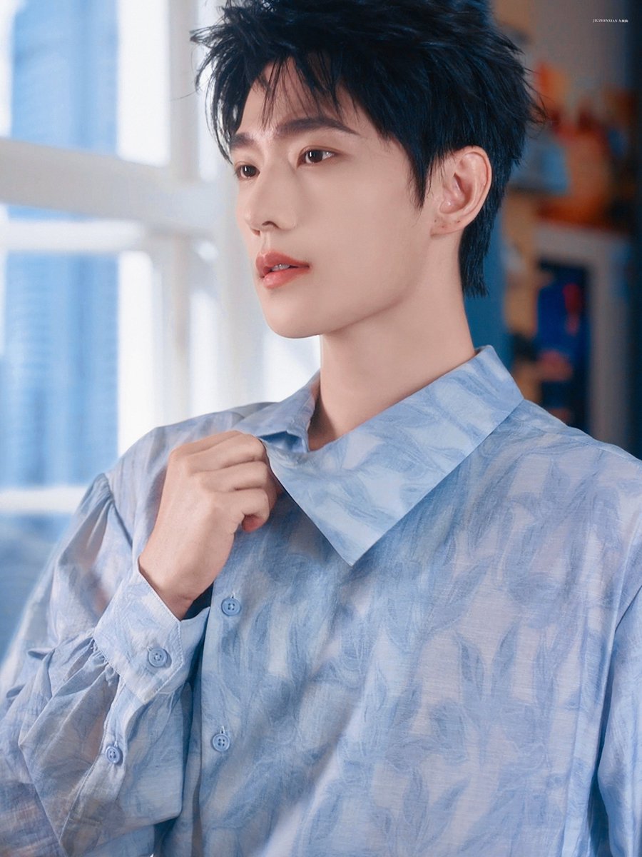 FulltimeBusy09's tweet photo. หล่อเว่อร์.... 😍😍😍 https://t.co/XbQeFQgzNM