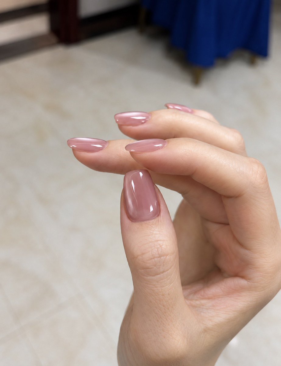 aluraxxxs's tweet photo. I didn’t expect DIY nails to become my new obsession. 🥹💅

Less salon appointments, more money saved, and my nails still look this clean and glossy. I fear I need every shade now. 😭✨ https://t.co/JF7sKJCckV