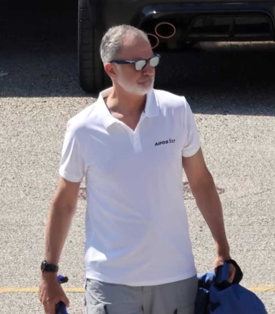 Gonnassaurius_'s tweet photo. El ministro de Monarquía, Felipe Borbón. https://t.co/xfcdkN69BA