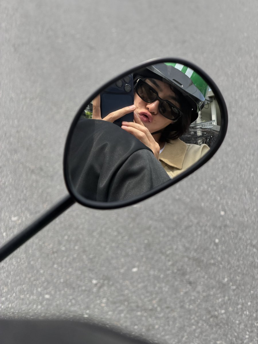 bxxm_rvw's tweet photo. city life 🛵 https://t.co/ZxtZhFuR8H