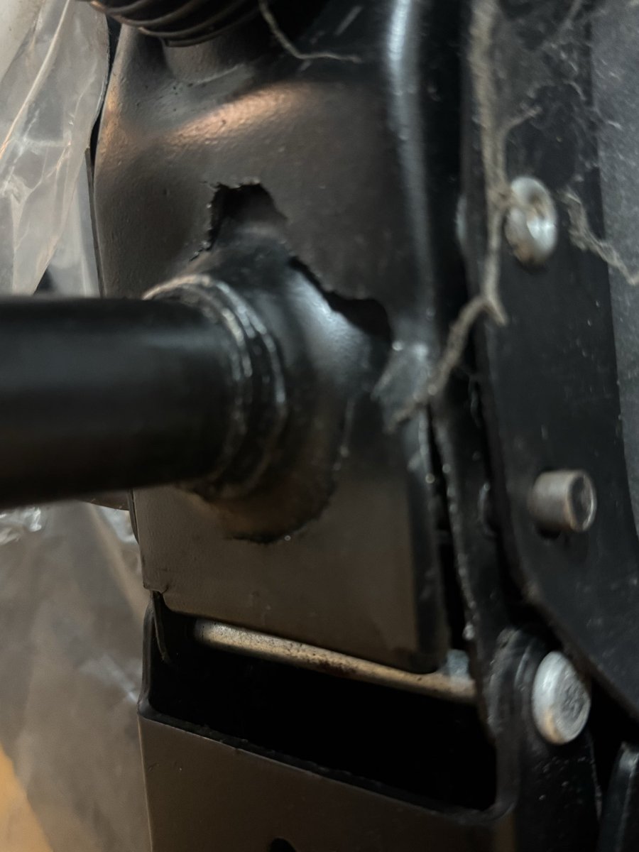 ko_ka_che's tweet photo. @greensoulergo never every buy greensoul products if u care about ur backbone. Worst quality chairs ever. Gonna file case against you in consumer court asking for compensation of 2 lakhs for my mental struggles I have faced because of you guys. See u in court https://t.co/0p0sCzXB8q