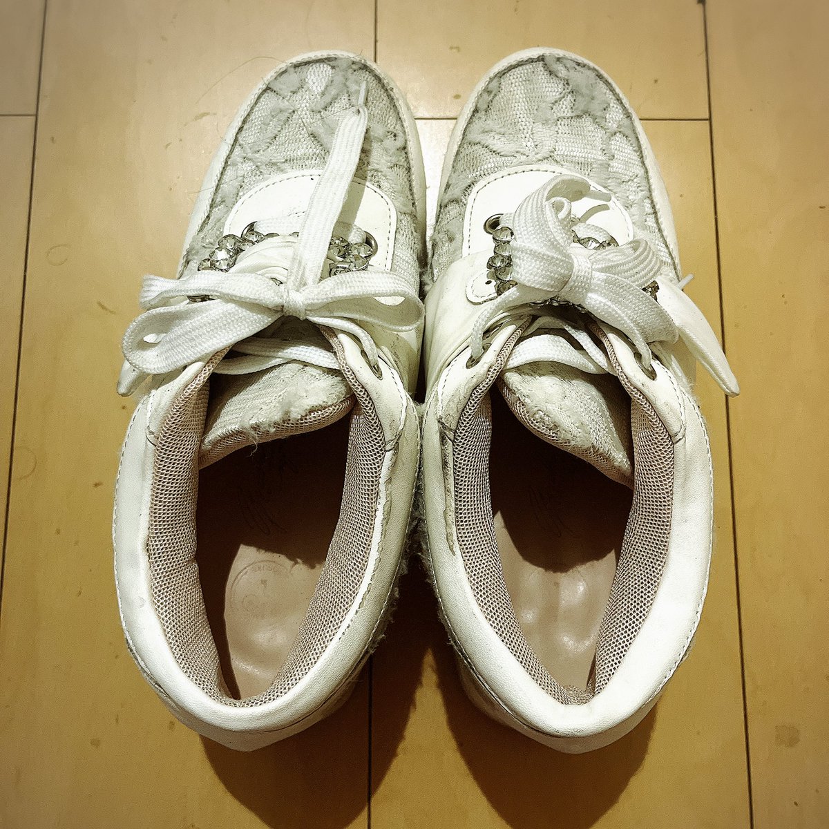 takeda_maimai's tweet photo. 地雷系の服と合わせていた靴ですが、汚くなってしまったのでお迎え募集中ですꪔ̤̮

6000〜
ご希望多数の場合条件の良い方✨️

#靴売ります #靴下売ります #売り子
#足物売ります #売り子女子 #パンプス売ります
#サンダル売ります https://t.co/uJZRf0UgxC
