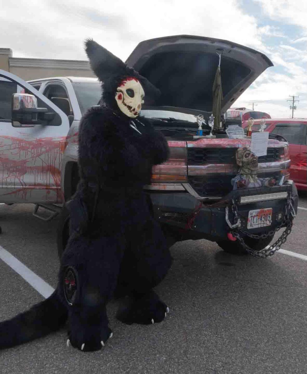 666Sulfur666's tweet photo. @SheilaJetfrost Truck gang let’s goo https://t.co/EBz2UM2RO9