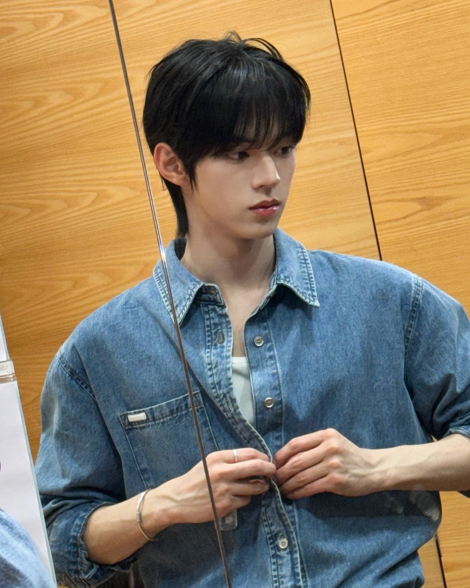 dohoonstunes's tweet photo. @sunghostunes Kayak kaget gitu liat Dohoon oppa ya? ;) https://t.co/77CwXJlTLp