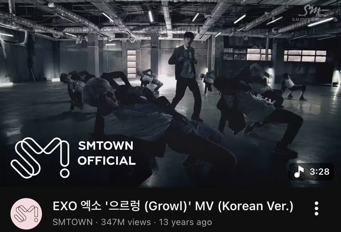 7eriyaaanng's tweet photo. 13 years ago today, EXO released GROWL MV.
https://t.co/N4aj5lpxDl
Time flies so fast. It feels like yesterday, but it's already been 13 years. 🤍
#EXO #EXOGrowl #Growl @weareoneEXO https://t.co/nedd90NM2U