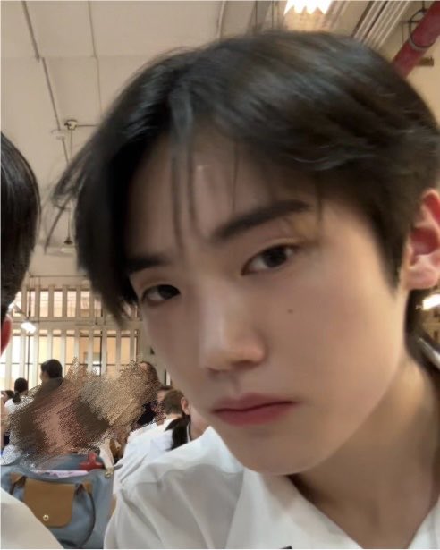 darlingzip's tweet photo. โรงอาหารร้อนมากช่ายม้าย เจ้าชายน้ำแข็งมิเคร 😭 เอนดู 555555555555555555555 https://t.co/qH9s0HHHD3