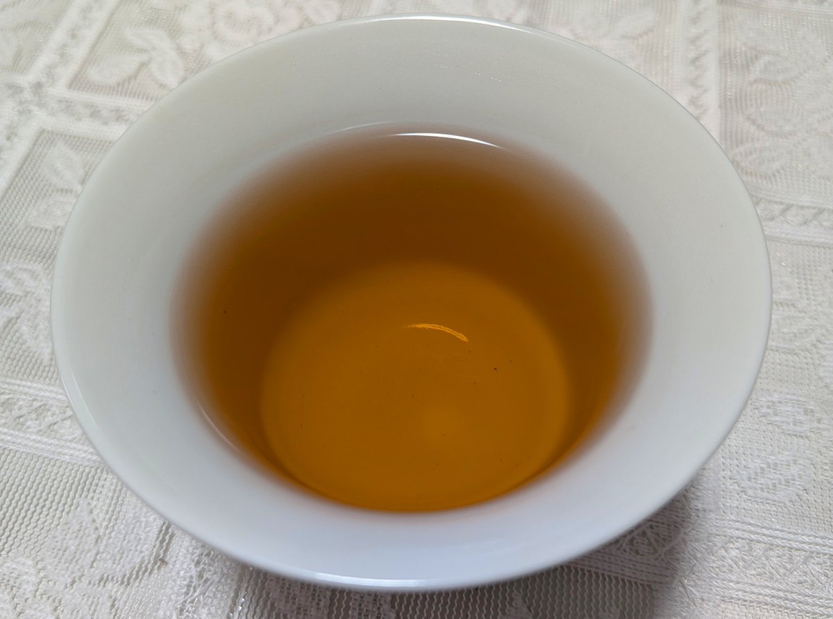wuno176's tweet photo. 前に購入した3年熟成白茶茶餅 https://t.co/xmgWqKBuqf