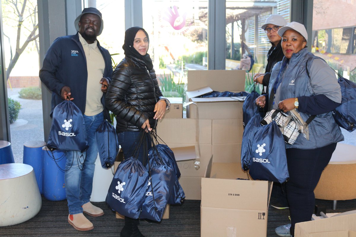 NMCF_SA's tweet photo. As part of the @SasolSA For Good Mandela 67 Minutes initiative, Sasol handed over a R1 million donation to the Nelson Mandela Children's Hospital (@_NMCH_),our flagship project, reaffirming a shared commitment to improving the lives of children who need specialised healthcare. https://t.co/JFmmkwiPcz