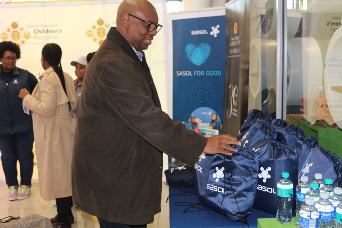 NMCF_SA's tweet photo. As part of the @SasolSA For Good Mandela 67 Minutes initiative, Sasol handed over a R1 million donation to the Nelson Mandela Children's Hospital (@_NMCH_),our flagship project, reaffirming a shared commitment to improving the lives of children who need specialised healthcare. https://t.co/JFmmkwiPcz