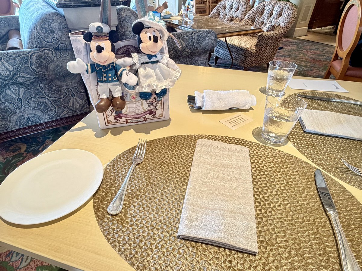 sddear1018's tweet photo. 母とミラコスタでランチをしました🍴
式後では初めて。
やっぱりとてもお料理美味しい〜😋 https://t.co/m1NYsw2vzS