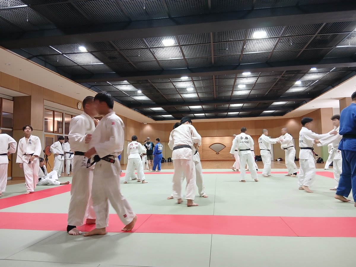 tohreikoho's tweet photo. 金鷲旗全国高等学校柔道大会
７月２１日～７月２４日に福岡県で開催される金鷲旗全国高等学校柔道大会に出場しました。
２回戦で浜松城北工業高校（静岡県）と対戦しました。
続きは本校ＨＰよりご覧ください。
https://t.co/VSPrYO9jfv
#藤嶺　#藤嶺藤沢　#男子校 https://t.co/dTMMCOO3Bx