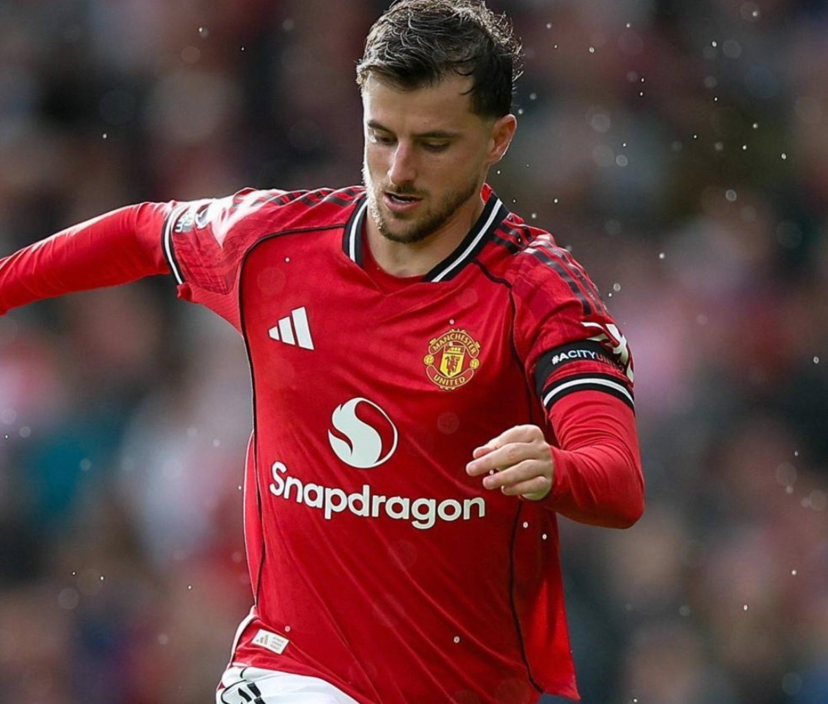 TheodOscar's tweet photo. Mason Mount’s sharp pre-season form has Man Utd and INEOS reconsidering a third midfield signing this summer. With budget constraints in play and Mount thriving, priority may shift toward securing a left-back like Lewis Hall instead. #MunFc #Transfers
🗞️ @TheAthleticFC https://t.co/pKCoUDgAzv