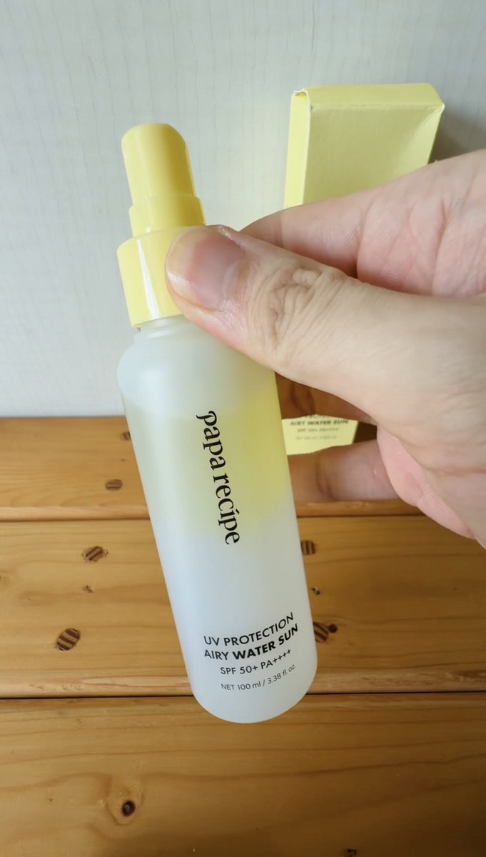 oak_html_5's tweet photo. ใครไม่ชอบกันแดดเนื้อหนักๆ ลอง PAPA RECIPE UV Protection Airy Water Sun ☀️💦 สเปรย์กันแดดเนื้อบางเบา ฉีดง่าย เกลี่��ง่าย ไม่เหนอะหนะ เติมระหว่างวันก็สบายผิว พร้อมปกป้องผิวจากรังสี UVA/UVB 

✨ พิกัด >> https://t.co/ioecXGuw48

#PAPARecipe #กันแดด #รีวิวสกินแคร์ https://t.co/1vps0WD1FO