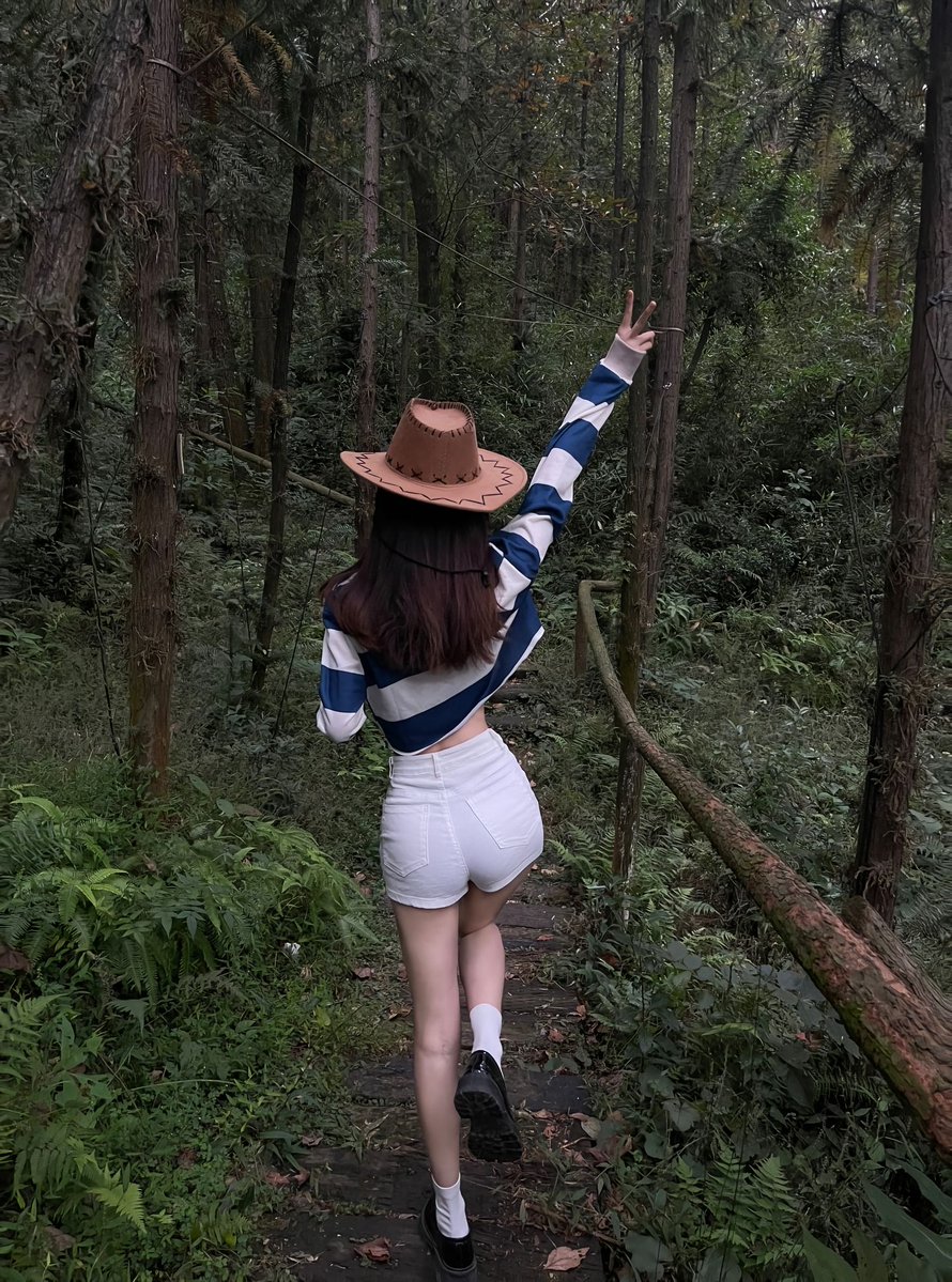Booooty_Rates's tweet photo. 我们约好 秋天要见面哦 https://t.co/6k1QTo4hjZ