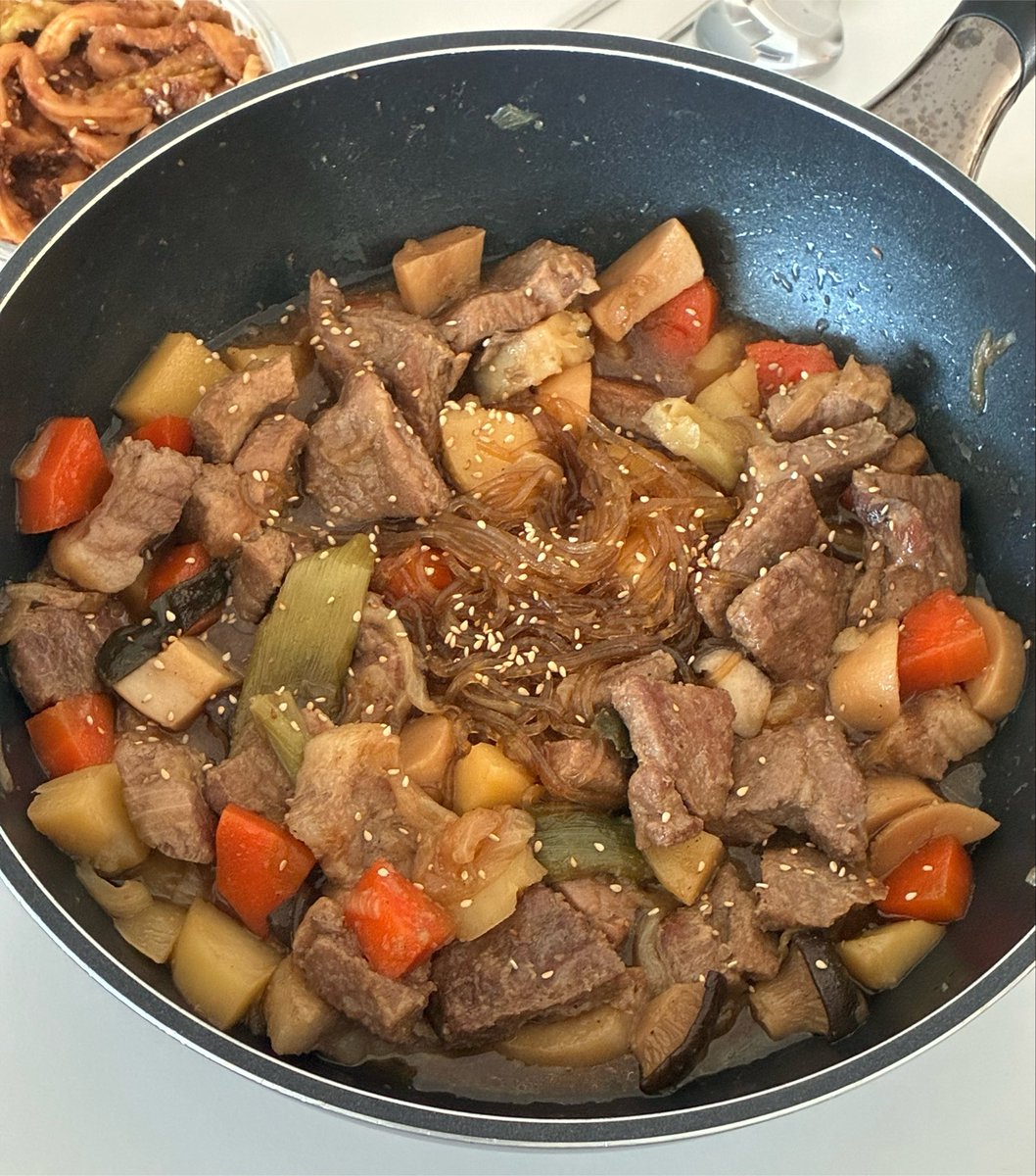 yeonch18's tweet photo. 내 갈비찜을 봐 짱이지 https://t.co/VEcLW3msXw