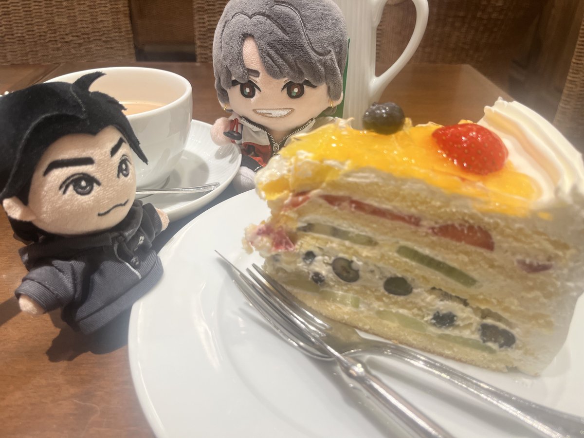 333_v6's tweet photo. 🍰
#たろぬいと一緒 https://t.co/honeolCFZL