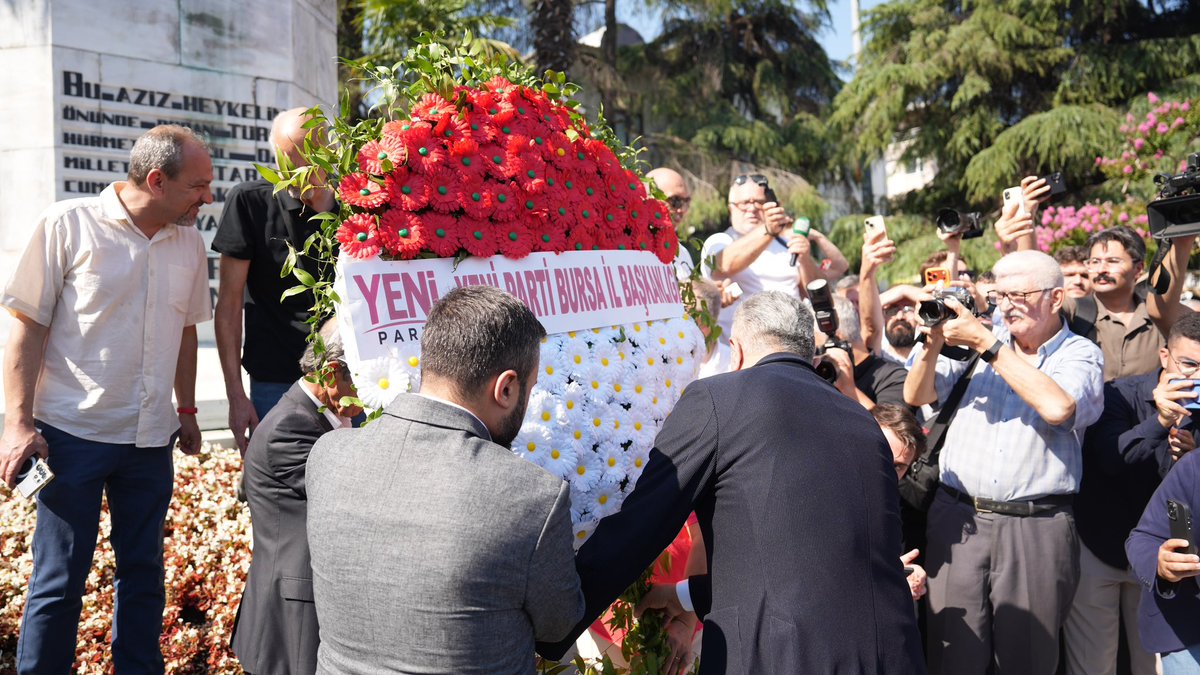 erkanecz's tweet photo. Genel Başkanımız Sayın Özgür Özel'in liderliğinde, Bursa'da birlikte yol yürüdüğümüz belediye başkanlarımız ve meclis üyesi arkadaşlarımızla birlikte siyasi çalışmalarımızı bundan sonra Yeni Parti çatısı altında sürdüreceğiz.

Bugüne kadar olduğu gibi bundan sonra da tüm enerjimizi Osmangazi'miz için harcamaya, hemşehrilerimizin yanında olmaya ve kentimize değer katacak çalışmaları hayata geçirmeye devam edeceğiz.
@yenipartiyiz @eczozgurozel