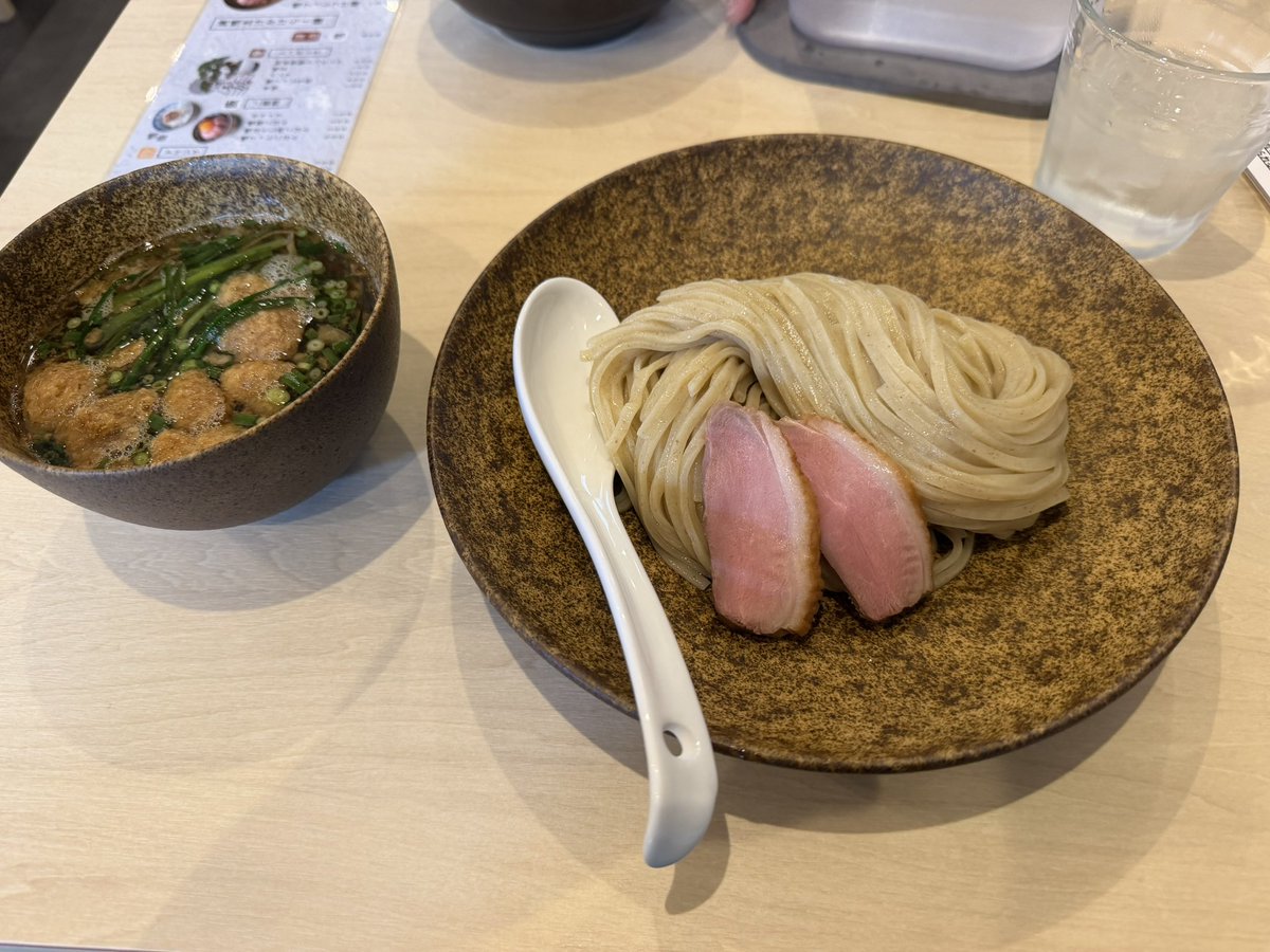 gitashinjicom's tweet photo. また行こう🚗

#ダックラーメン https://t.co/eaL1F6w3Wd