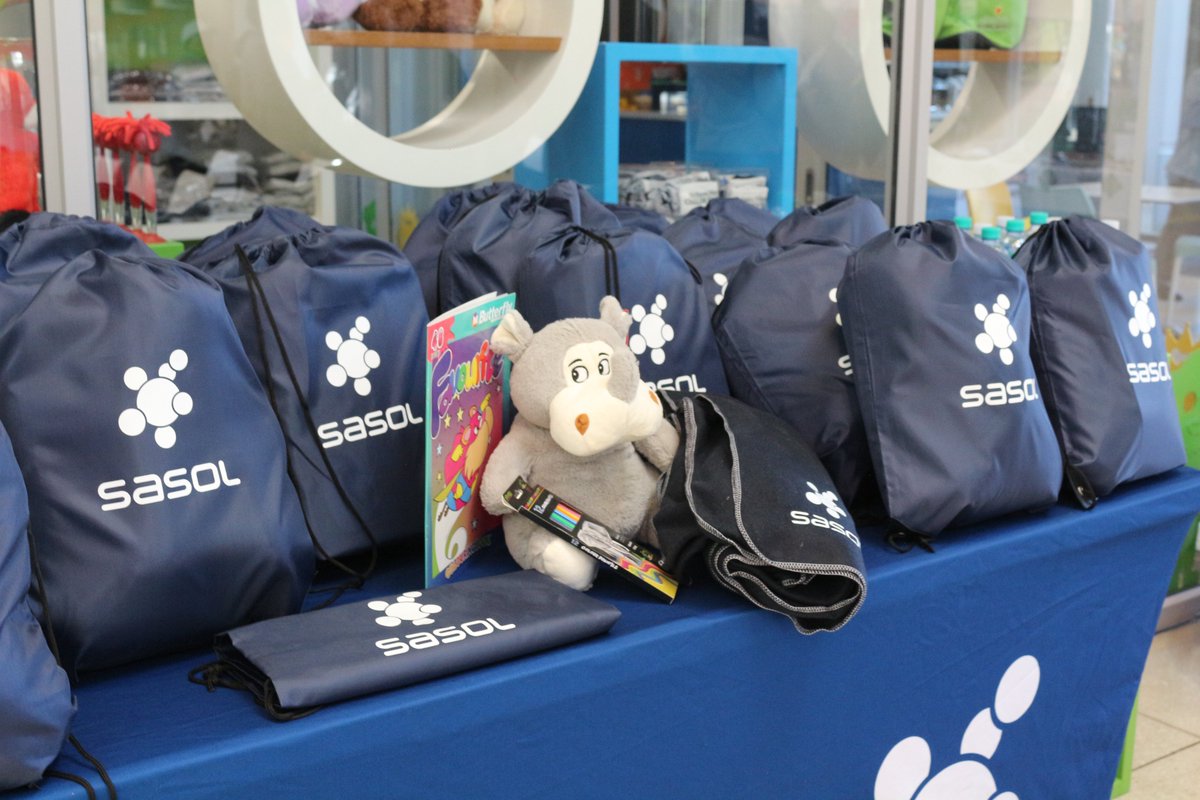 NMCF_SA's tweet photo. The visit included the cheque handover, the donation of care packs, and time spent with young patients and their families, bringing comfort and hope beyond the hospital wards. We extend our sincere gratitude to Sasol for this generous contribution. #NMCF30Years #ServeLikeMadiba https://t.co/hkCWbhlVQP