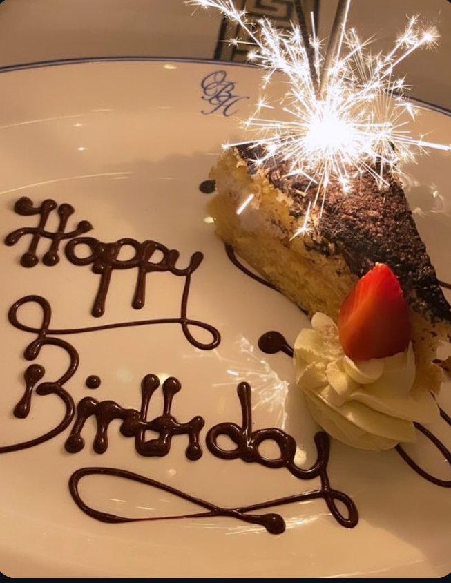 Gjennifer122's tweet photo. Happy birthday to one who makes me believe in magic...
@peledag
Soooo yes it's your birthday on your big day i wish you all the happiness in this  world cause you deserve it you are one of the most amazing people i have ever met !
Wish you a most amazing day ahead. https://t.co/qnvAC5Btrd