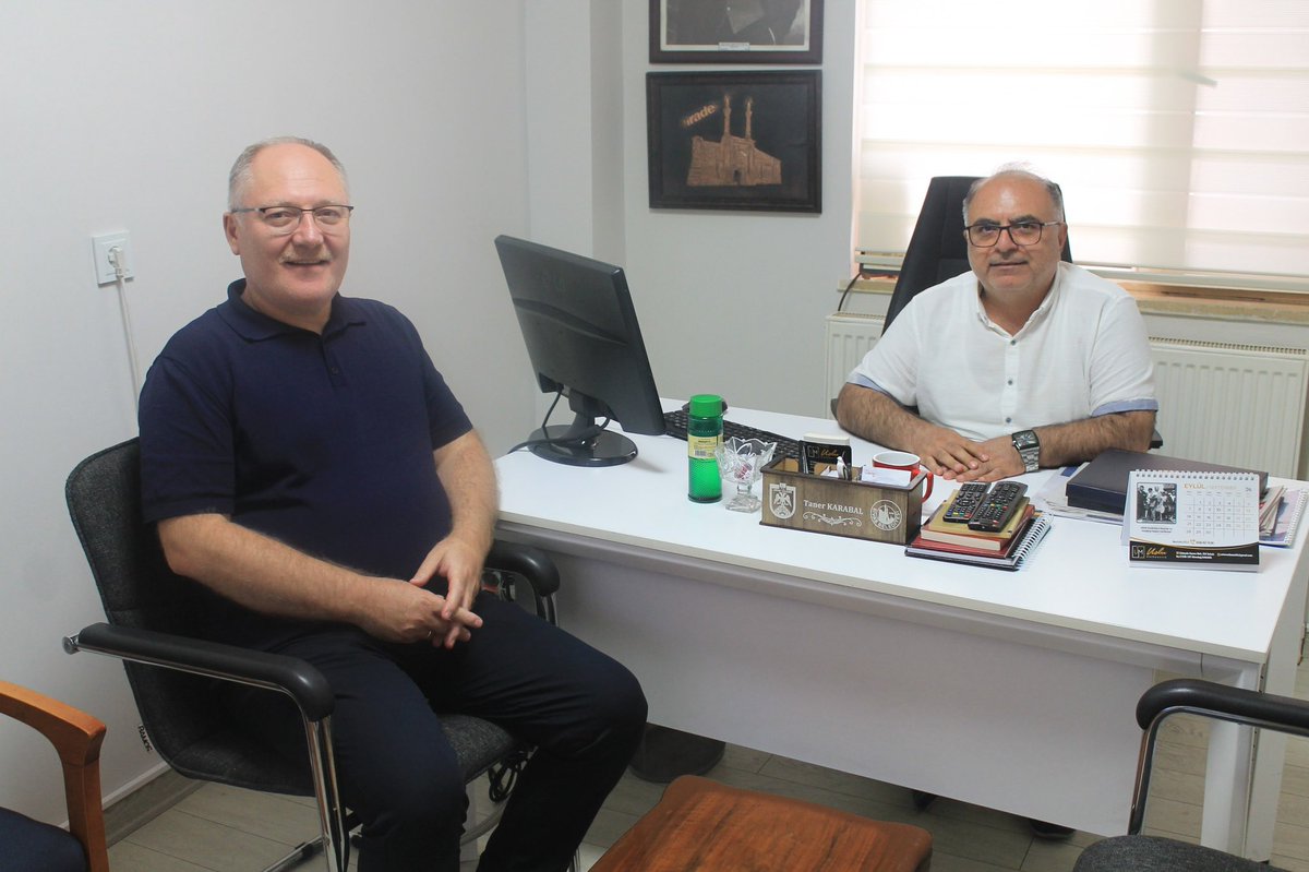 avhilmibilgin's tweet photo. 📍 Sivas 

▪️4 Eylül Gazeteciler Cemiyeti Başkanı Sayın @muhittinkarah ’ı,

▪️Sivas İrade Gazetesi Genel yayın Yönetmeni Syn @KARABALTANER58’ı,

▪️ Büyük Sivas Haber imtiyaz sahibi Sayın @MuratTORAMAN’ı

ziyaret ettik.

Nazik ev sahiplikleri için teşekkür ediyor, çalışmalarında başarılar diliyorum.