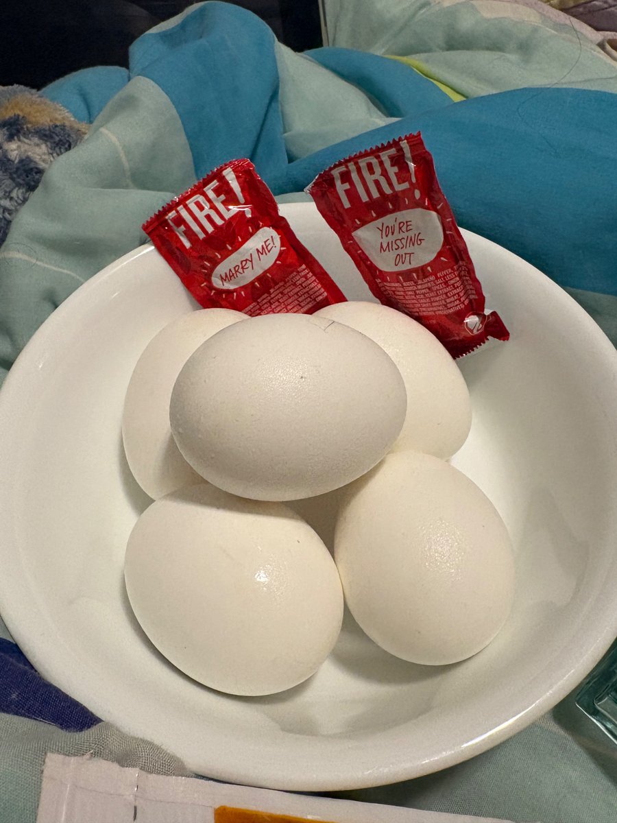 kiinqarthur's tweet photo. #boydinner https://t.co/7E4XMe8YpN