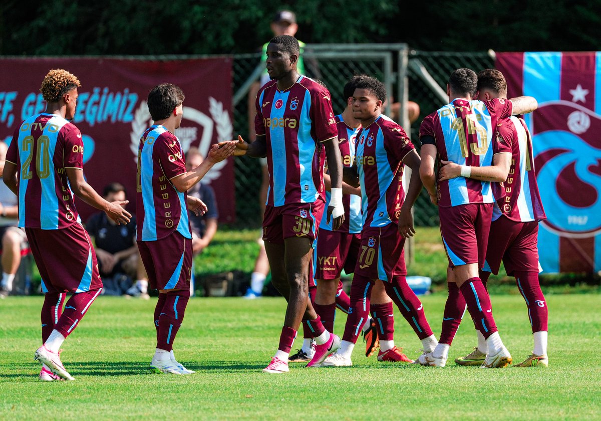 trabzonreport's tweet photo. Trabzonspor'da,

Onana 
Pina 
Nwaiwu (Samet)
Saviç (Batagov, Cenk)
Cabral (Eskihellaç)

Chibuike satılmazsa götürür.

Folcarelli (Bouchari)
Malinovski (Ozan)
Muçi 
Aral (Metehan)
Salah (Saviolo)

Açık transferini netleyip, yıldız 8 almamız gerek.

Onuachu (Nayir)
Takviye şart. https://t.co/lu1AbU7xWm