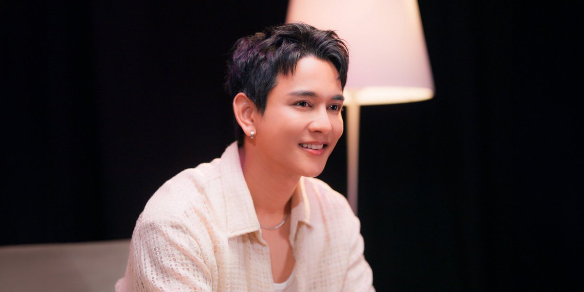 mayaonline2002's tweet photo. “กัน นภัทร” #GunNapat ส่งเพลง “หมายตา” ซิงเกิลที่ 42 จาก marr team #GunNapatxmarrteam มาเผยความรู้สึกของคนที่แอบรัก แม้จะยังไม่มีโอกาสได้บอกความรู้สึกออกไป แต่ก็ยังคงเฝ้ามองและภาวนาให้ได้สมหวังในสักวันและภาวนาให้รักครั้งนี้สมหวัง 

MV📽🔗https://t.co/JpKCEo3Cw0

นอกจากนั้นเพลงนี้ยังได้ ‘พัด Vorapat’ รับหน้าที่เขียนทั้งเนื้อร้องและทำนอง เมื่อผสานเข้ากับเสียงร้องอันอบอุ่นและมีเสน่ห์ของ ‘กัน นภัทร’ ยิ่งทำให้เพลง “หมายตา” กลายเป็นบทเพลงรักที่เต็มไปด้วยความละมุน และเป็นตัวแทนของใครหลายคนที่กำลังแอบชอบใครสักคน พร้อมภาวนาให้ความรักครั้งนี้สมหวังดั่งที่หมายตาเอาไว้

#หมายตา #marrteam #กันนภัทร