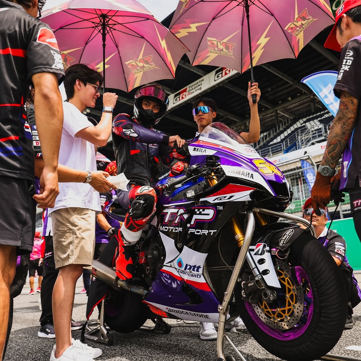 TrendsPawat's tweet photo. [04.08.2026] https://t.co/SFKSiU8x8D IG post 

😍🔥

RACER OHM PAWAT D2 
#BRICSBK2026Round2xOhmD2 
@ohmpawatt #ohmpawat #โอมภวัตn https://t.co/J1gJMsN43q