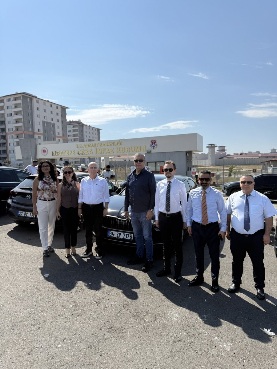 HakanAksit34's tweet photo. Genel Başkanımız Sayın Prof. Dr. Ümit Özdağ ile birlikte Çorlu Karatepe Ceza İnfaz Kurumu’ndayız.

Sayın Genel Başkanımız, tutuklu bulunan Üsküdar Belediye Başkanı Sinem Dedetaş ile Babala TV kurucusu Oğuzhan Uğur’u ziyaret edecek.

Ne yazık ki adliyeler ve cezaevleri artık sıkça geldiğimiz yerler hâline geldi.@umitozdag @zaferpartisi @ZaferPartisi_34