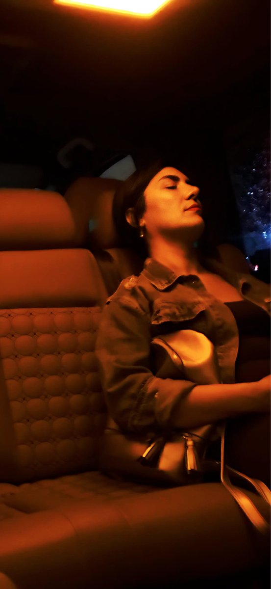 eSmshhe's tweet photo. After spending the night with my boyfriend, I fell asleep in the car on the way home early in the morning. https://t.co/axBQTTLsur